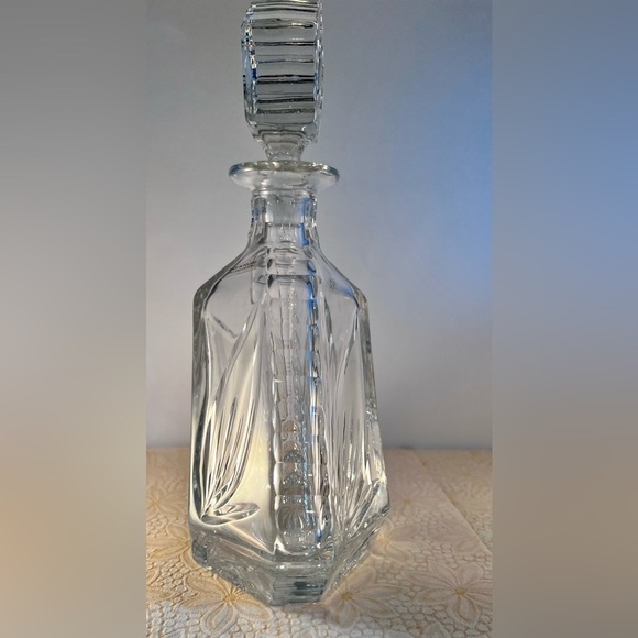 Godinger Dublin Collection Triangular Crystal Whiskey Liquor Decanter 61 ml - Picture 4 of 8